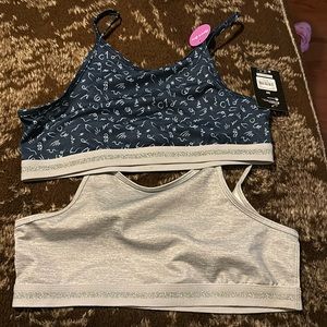 Girls sports bra brand new and never worn